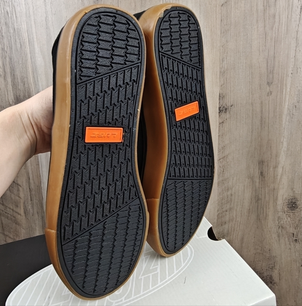 LUGZ New In Box Men’s Clipper Slip-On Sneaker in Black size 9.5 Wide - Picture 4 of 6